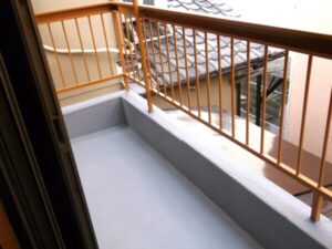 大阪市生野区にて手摺り塗装・ベランダ防水塗装